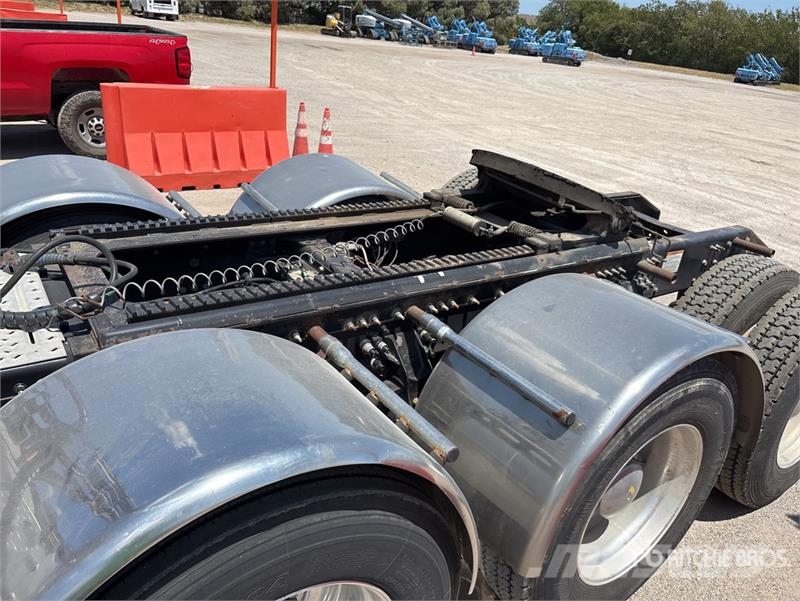 Mack TD713 Truck Tractor Units