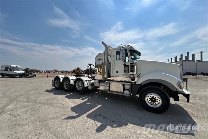 Mack TD713 Autotractoare