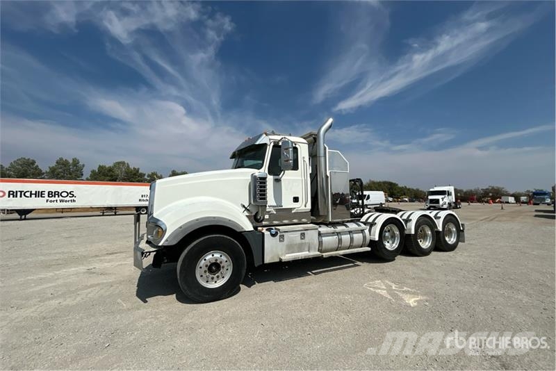 Mack TD713 Autotractoare
