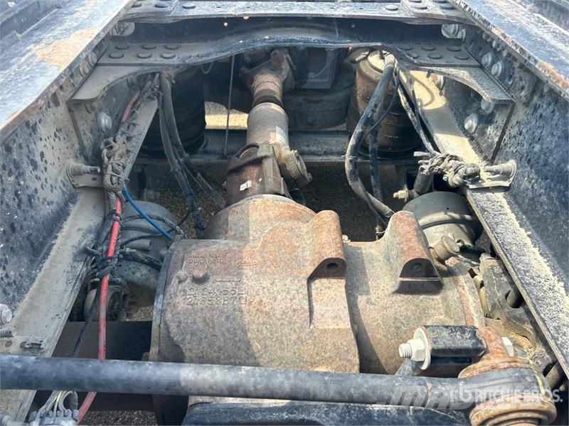 Mack TD713 Autotractoare