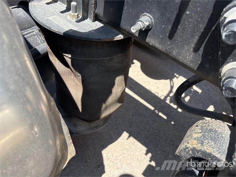 Mack TD713 Truck Tractor Units