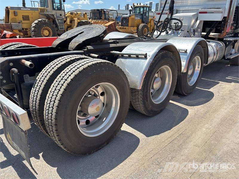 Mack TD713 Truck Tractor Units