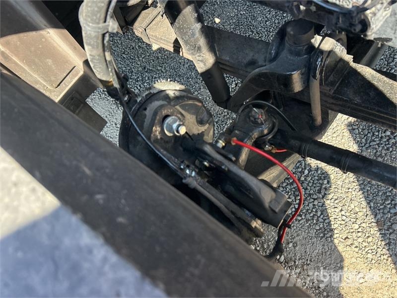 Mack XS166L Knuckle Boom on Mack GU813 6x4 Boom Truck Tovornjaki z žerjavom