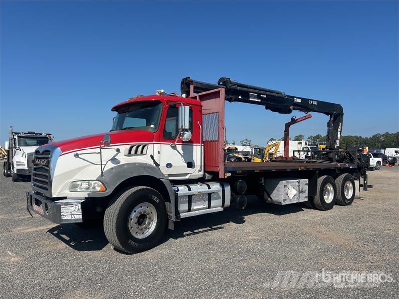 Mack XS166L Knuckle Boom on Mack GU813 6x4 Boom Truck Tovornjaki z žerjavom