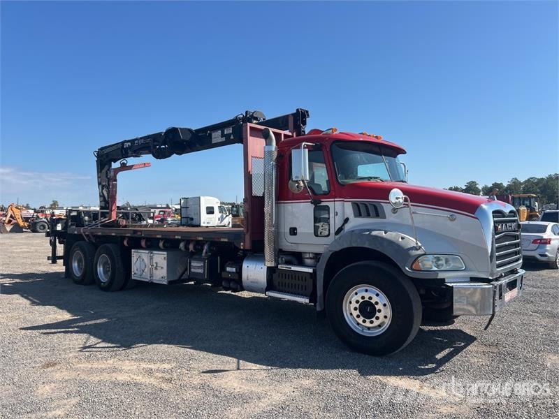 Mack XS166L Knuckle Boom on Mack GU813 6x4 Boom Truck Tovornjaki z žerjavom