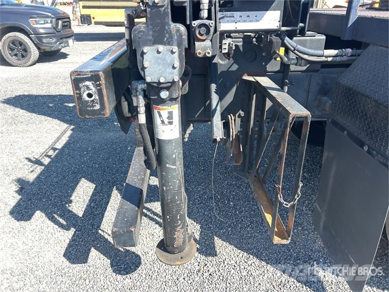 Mack XS166L Knuckle Boom on Mack GU813 6x4 Boom Truck Tovornjaki z žerjavom