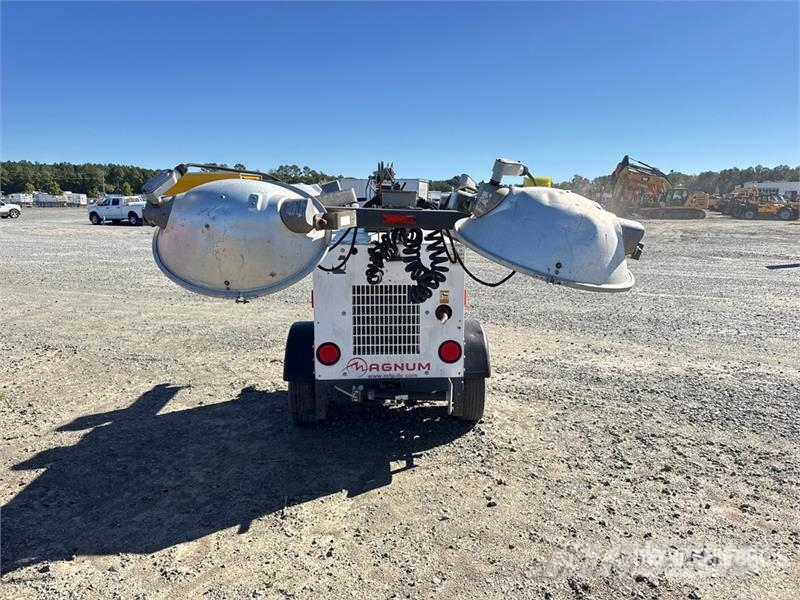 Magnum MLT3060M-01 6 kW Light Tower Light towers