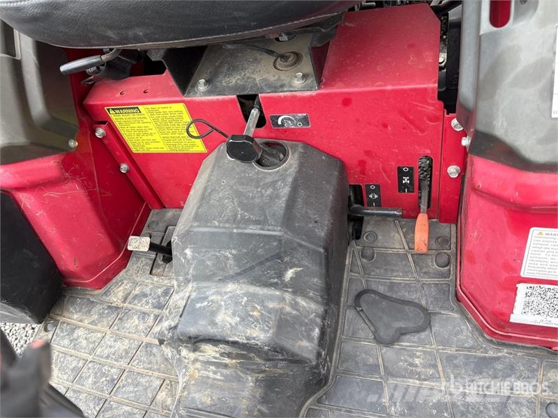 Mahindra 1626H 4WD Utility Tractor Manji traktori