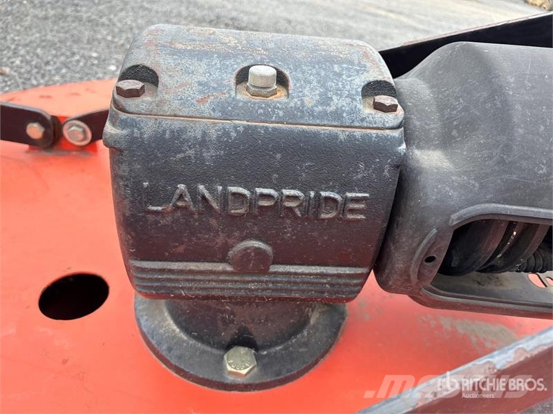 Mahindra 1626H 4WD Utility Tractor Manji traktori