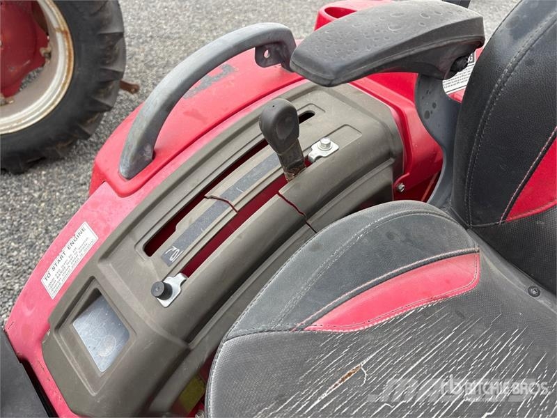Mahindra 1626H 4WD Utility Tractor Manji traktori