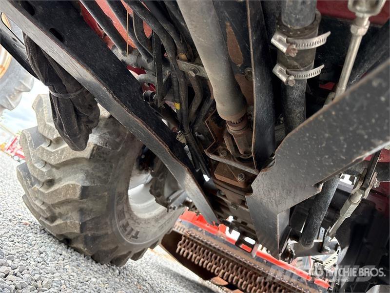 Mahindra 1626H 4WD Utility Tractor Manji traktori
