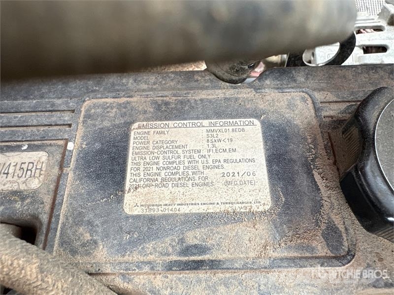 Mahindra 1626H 4WD Utility Tractor Manji traktori