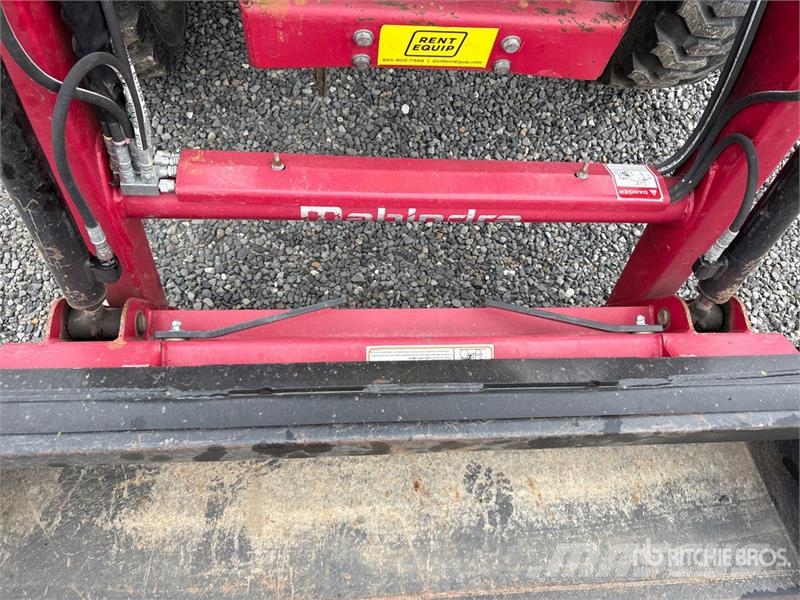Mahindra 1626H 4WD Utility Tractor Manji traktori