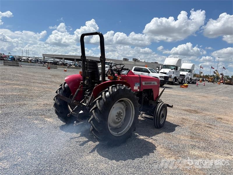 Mahindra 3525 2WD Tractor Traktori