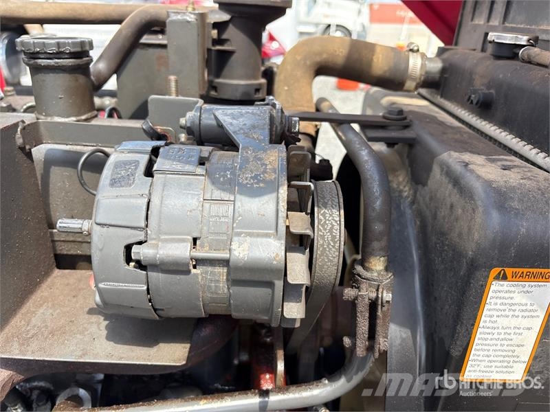 Mahindra 3525 Utility Tractor Kompakttraktorer