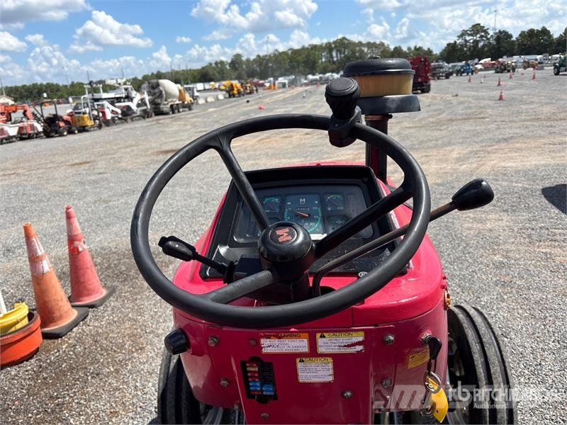 Mahindra 3525 Utility Tractor Kompakttraktorer