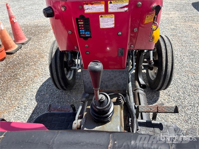 Mahindra 3525 Utility Tractor Kompakttraktorer