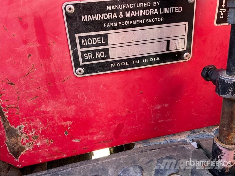 Mahindra 4025 4WD Utility Tractor Коммунальные тракторы