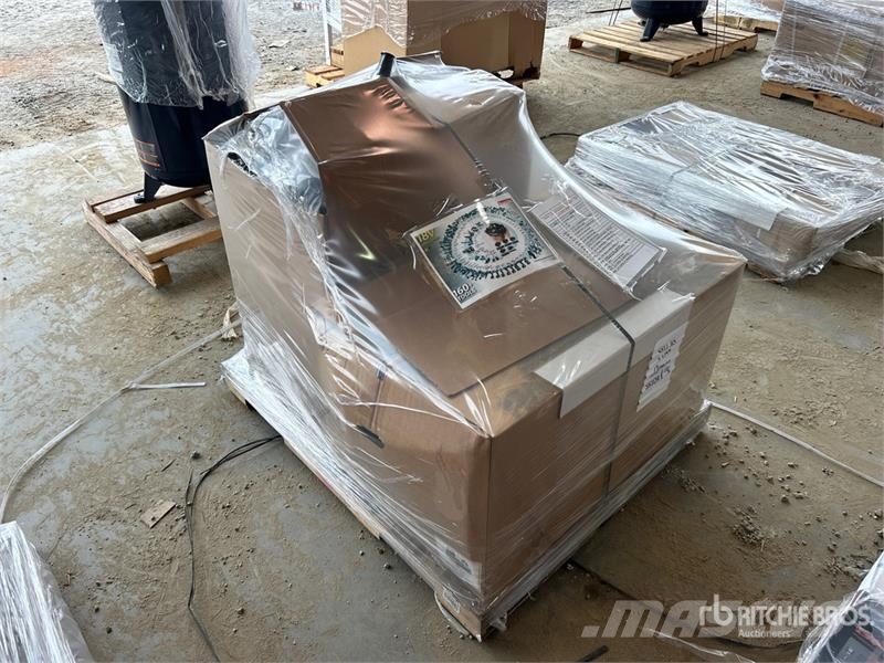 Makita of (2) Boxes of Makita Air Nail Gun & 18 VOLT Cord Outros componentes