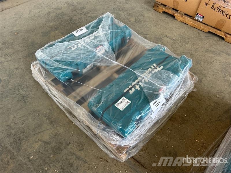 Makita of (2) Makita HM1307CB 35 lb Demolition Hammer Outros componentes
