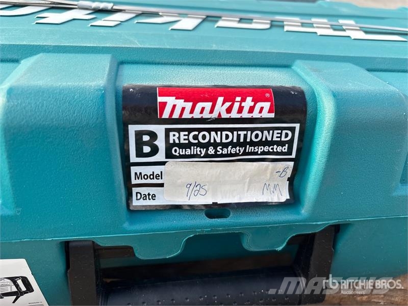 Makita of (2) Makita HM1307CB 35 lb Demolition Breaker Grubber