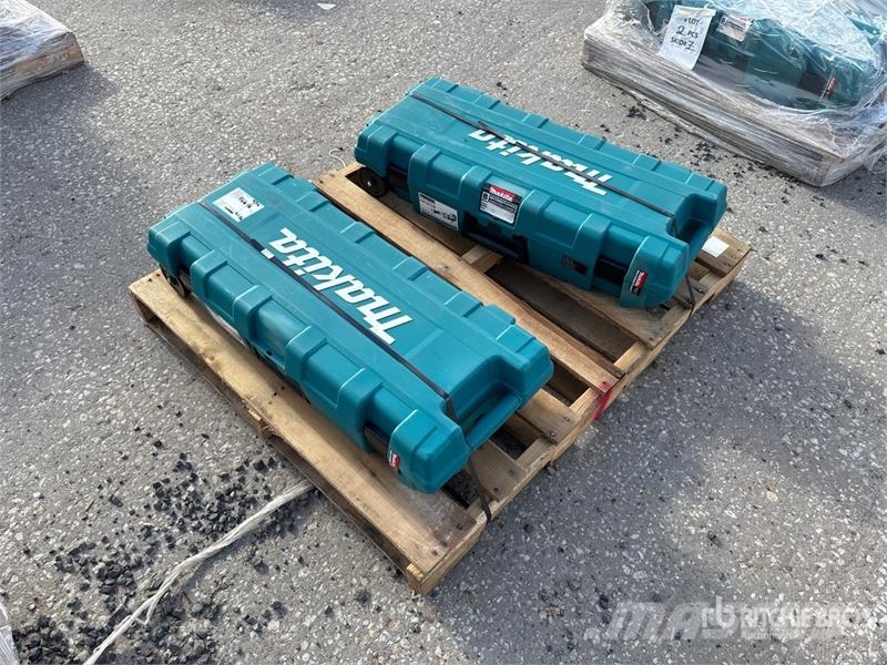 Makita of (2) Makita HM1307CB 35 lb Demolition Breaker Grubber