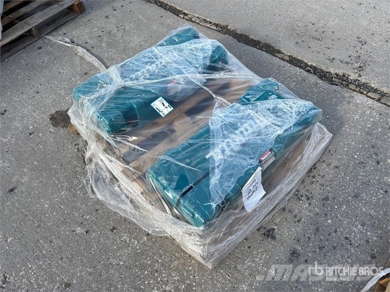 Makita of (2) Makita HM1307CB 35 lb Demolition Breaker Grubber