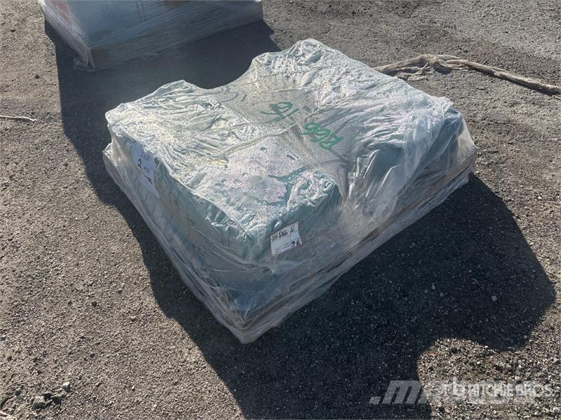 Makita of (2) Makita HM1307CB 35 lb Demolition Hammer Other components