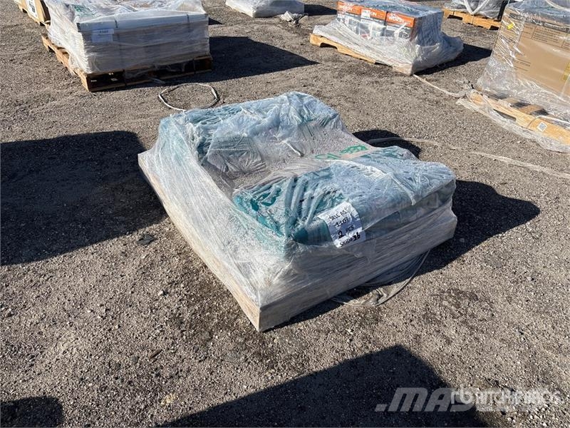 Makita of (2) Pallets of Makita HM1307CB 35 lb Demolition Drugi deli