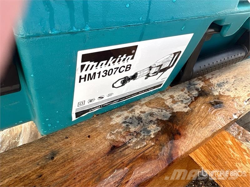 Makita of (2) Pallets of Makita HM1307CB 35 lb Demolition Drugi deli