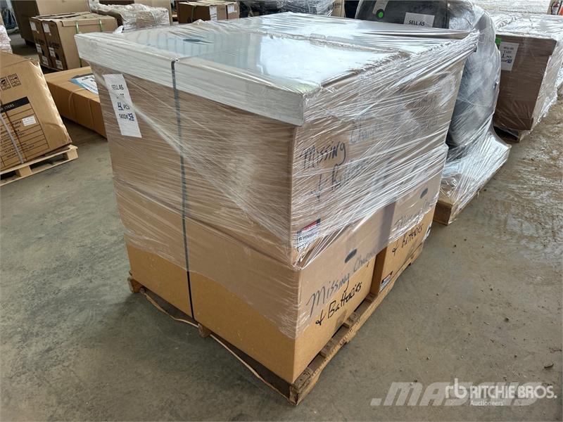 Makita of (4) Makita XML11CT1-B 18 V X 2 LXT Walk-Behind  Rijmaaiers