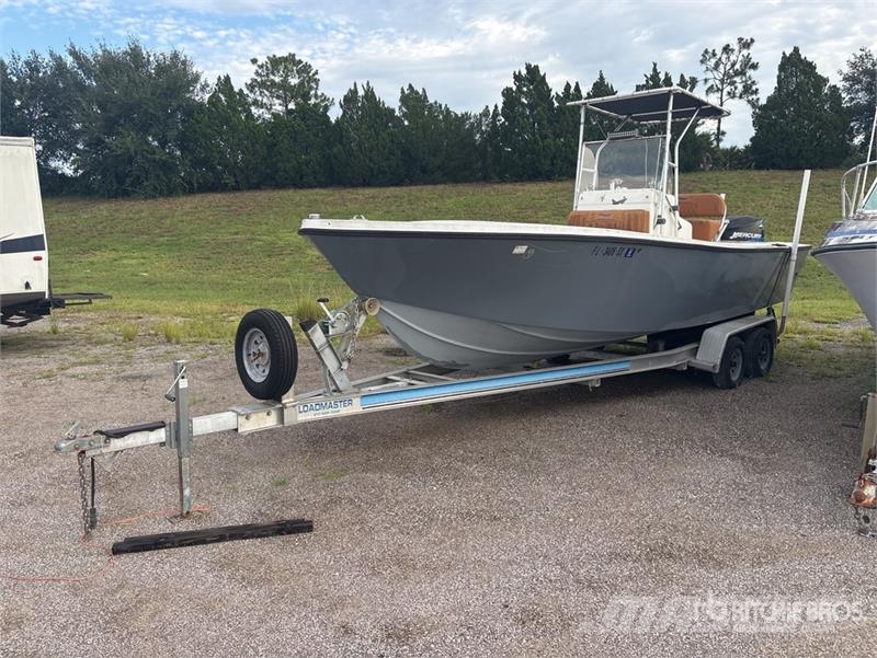 Mako 23 ft Center Console w/ Trailer Other components