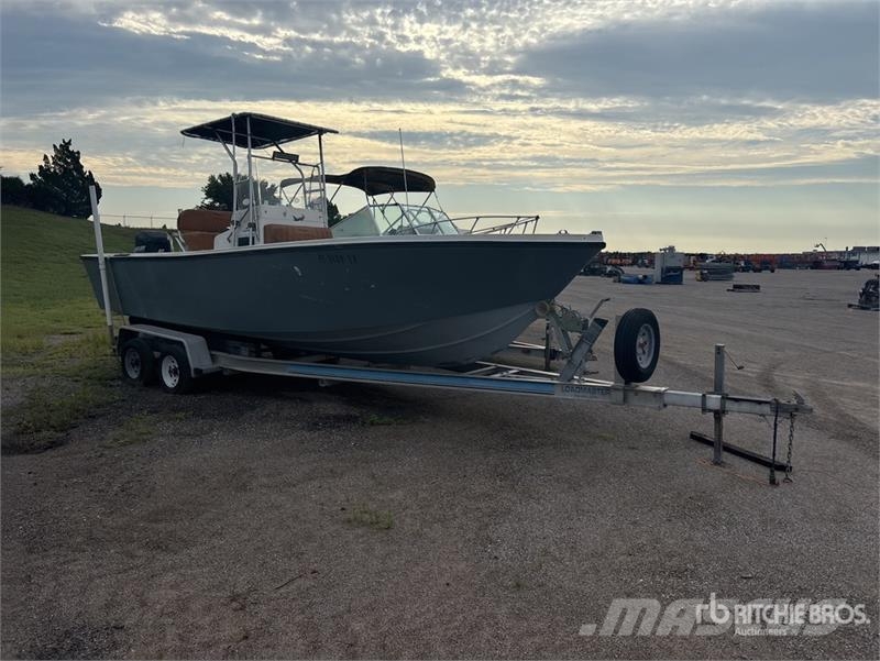 Mako 23 ft Center Console w/ Trailer Other components