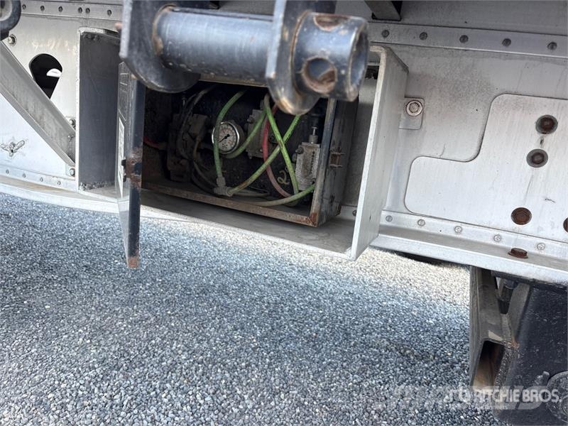 Manac 48 ft T/A Spread Axle Flatbed Trailer Flatbed/Dropside trailers