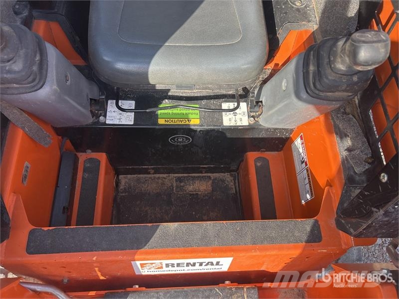 Manitou 1050RT Compact Track Loader Міні-навантажувачі