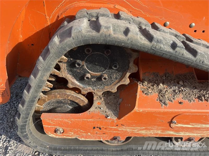 Manitou 1050RT Compact Track Loader Міні-навантажувачі