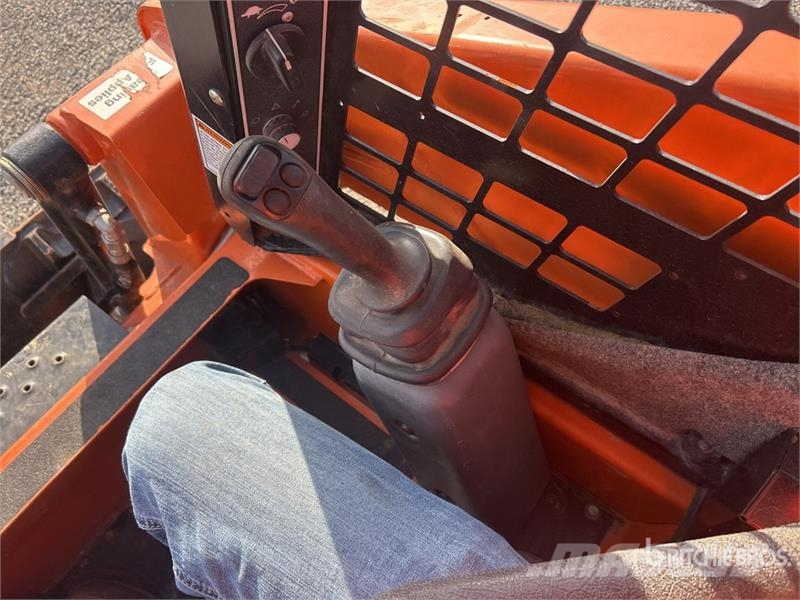 Manitou 1050RT Compact Track Loader Міні-навантажувачі