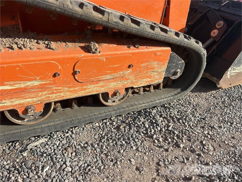 Manitou 1050RT Compact Track Loader Міні-навантажувачі