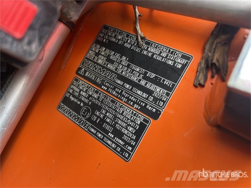 Manitou 1050RT Compact Track Loader Міні-навантажувачі