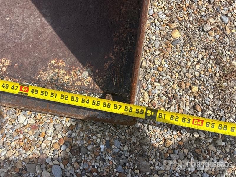 Manitou 1350RT Compact Track Loader (Inoperable) Kompaktlaadurid