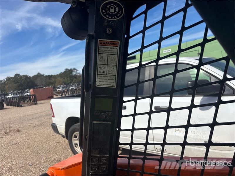 Manitou 1350RT Compact Track Loader (Inoperable) Kompaktlaadurid