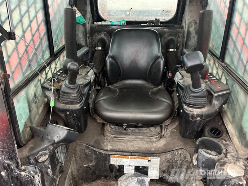 Manitou 2550RT Two-Speed High Flow Compact Track Loader Kompaktlader