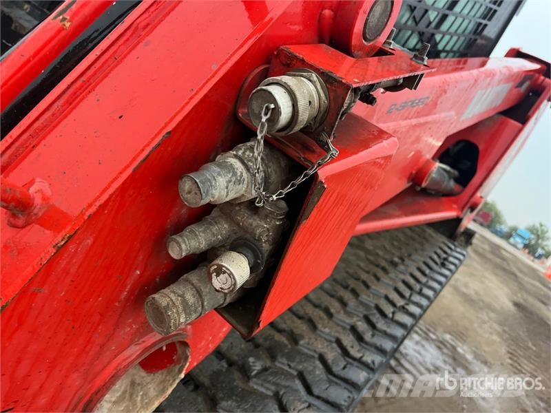 Manitou 2550RT Two-Speed High Flow Compact Track Loader Kompaktlader