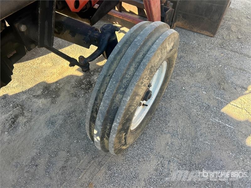 Massey Ferguson 271 2WD Utility Tractor Tractores compactos