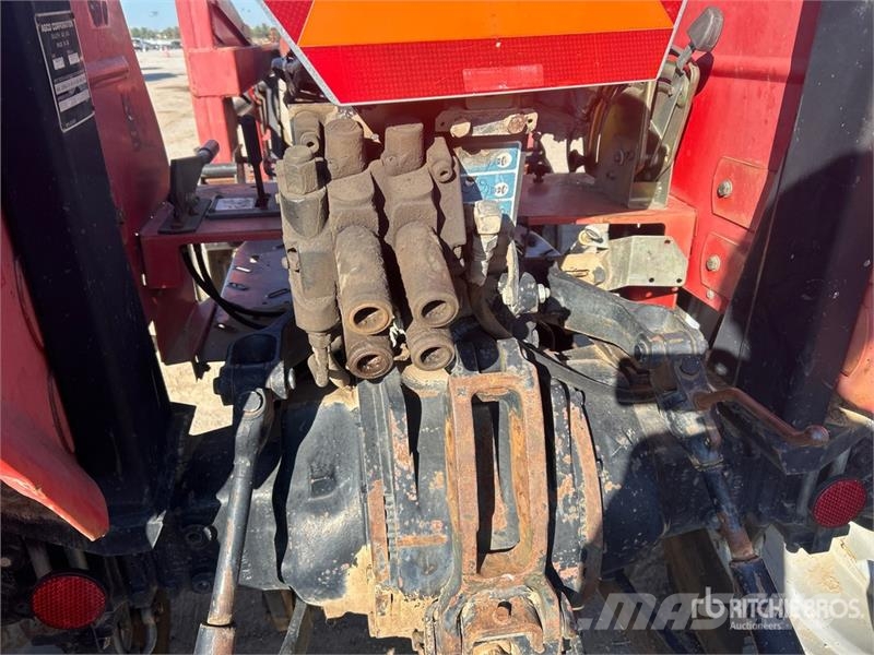 Massey Ferguson 271 2WD Utility Tractor Tractores compactos