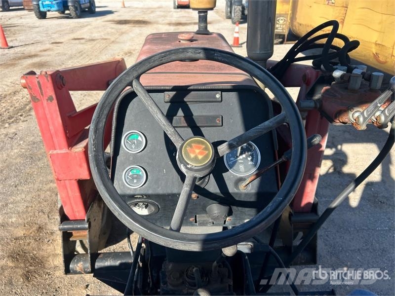 Massey Ferguson 271 2WD Utility Tractor Tractores compactos
