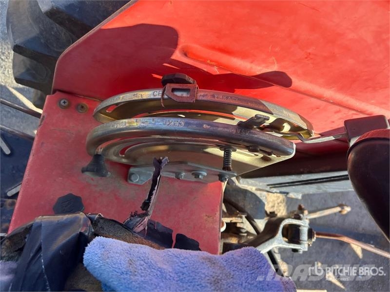 Massey Ferguson 271 2WD Utility Tractor Tractores compactos