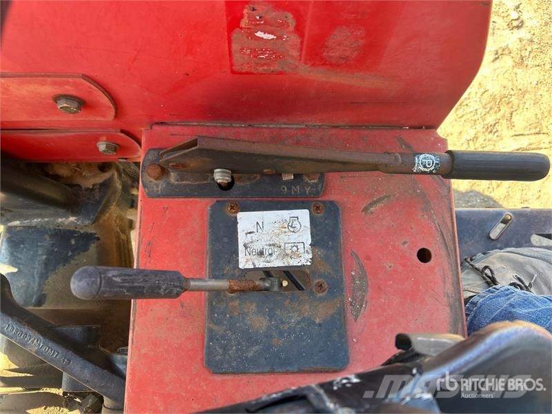 Massey Ferguson 271 2WD Utility Tractor Tractores compactos
