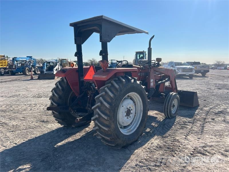 Massey Ferguson 271 2WD Utility Tractor Tractores compactos