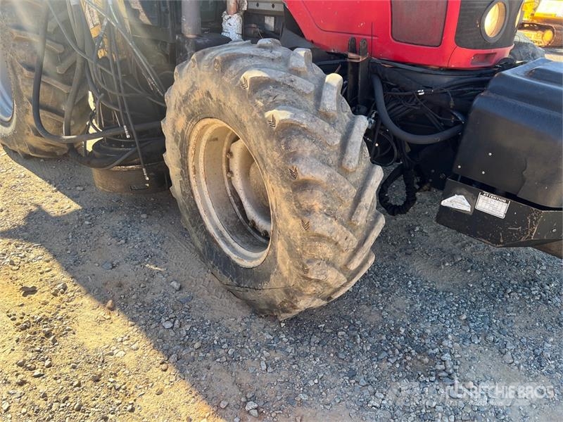 Massey Ferguson 5470 Dyna 4 4WD Tractor الجرارات